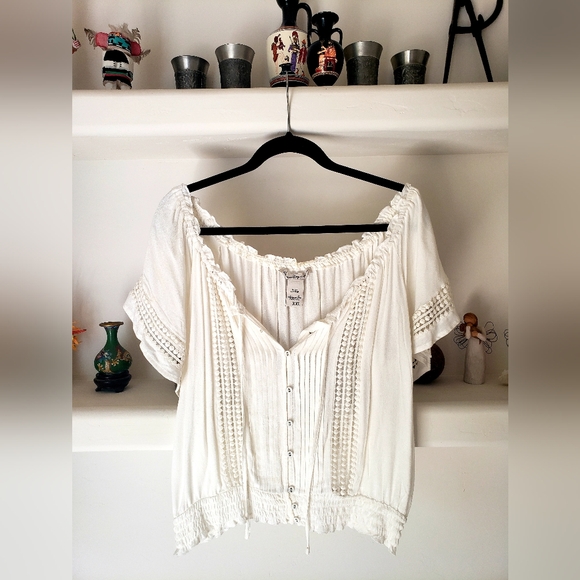 American Rag Cie Flutter Sleeve Peasant Top - Picture 1 of 5